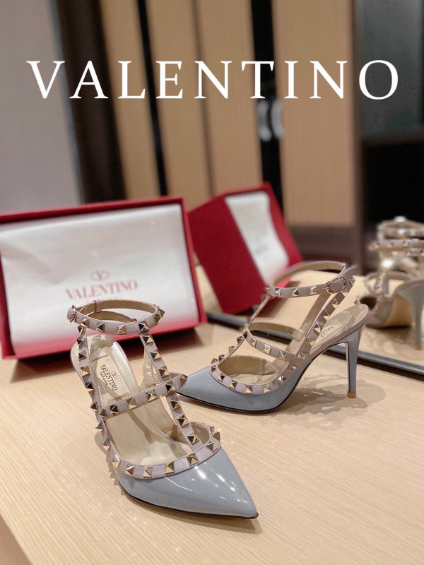 HOT SALE VALENTINO ROCKSTUD SANDAL