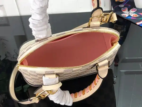 Louis Vuitton ALMA BB