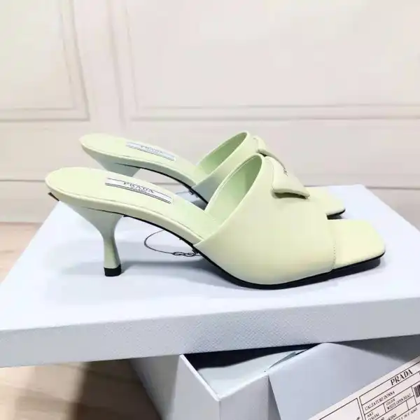 Bagsoffer PRADA Brushed leather mid-heeled slides