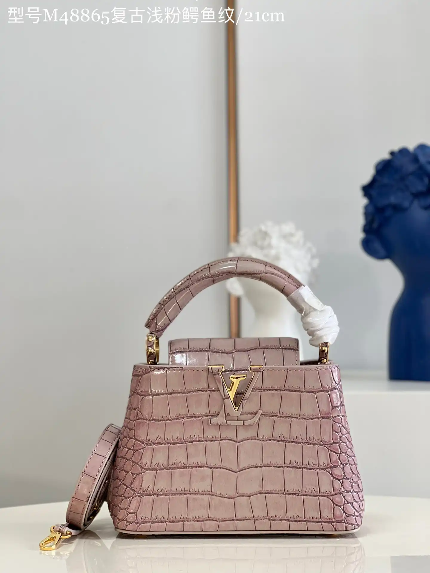 LOUIS VUITTON CAPUCINES MINI