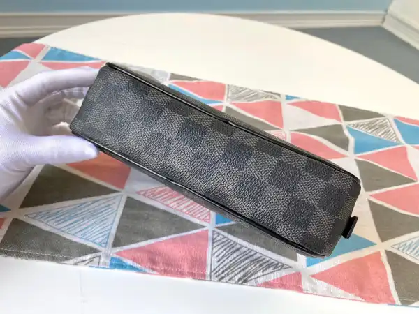 LOUIS VUITTON TOILETRY POUCH PM