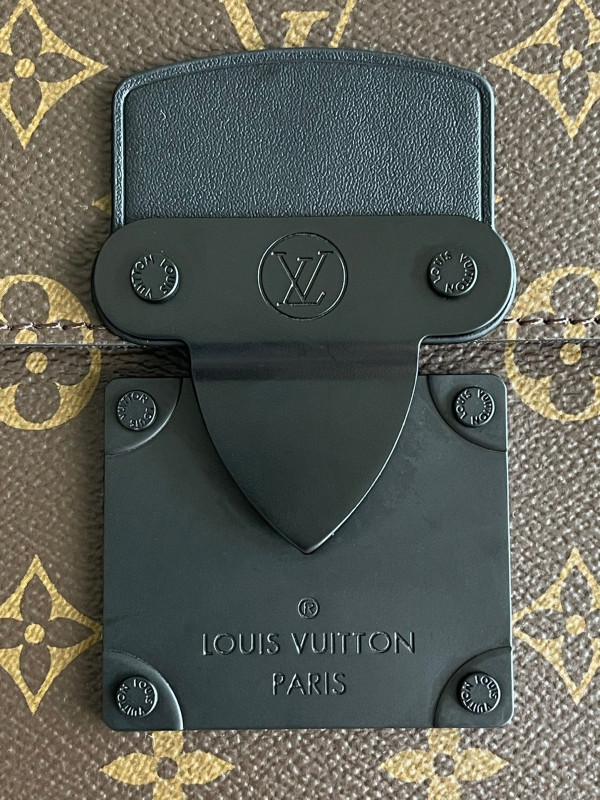 HOT SALE LOUIS VUITTON S LOCK A4 POUCH