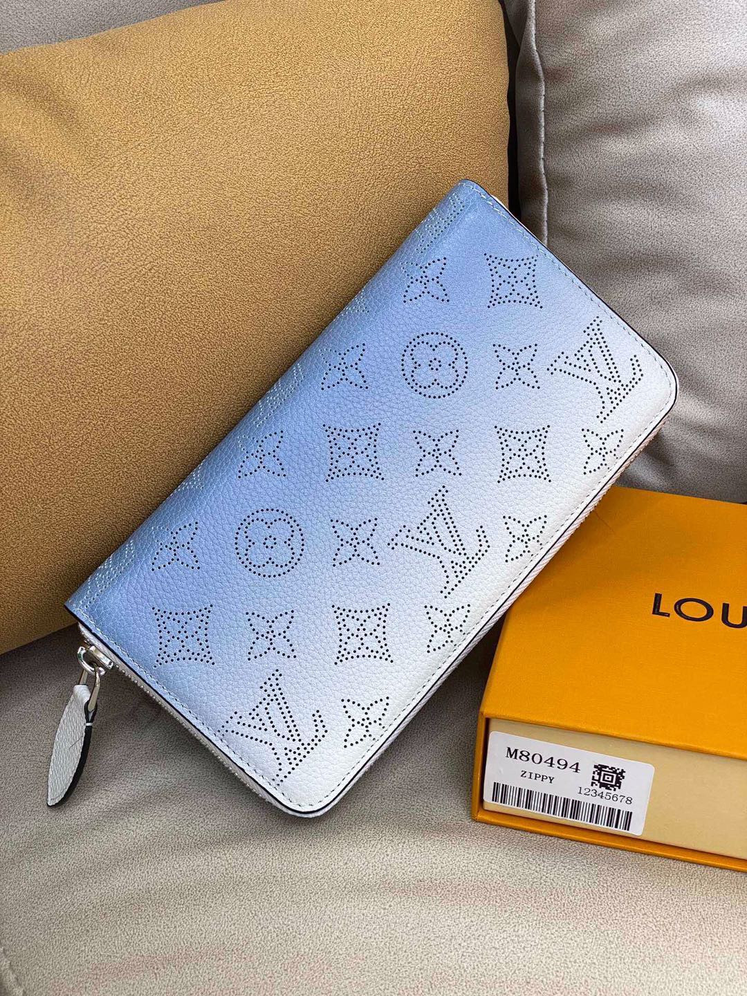 LOUIS VUITTON ZIPPY WALLET