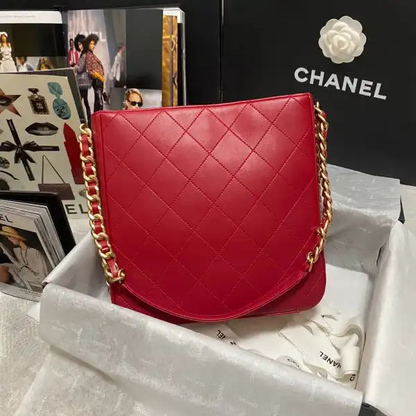 CHANEL HIPPIE BAG