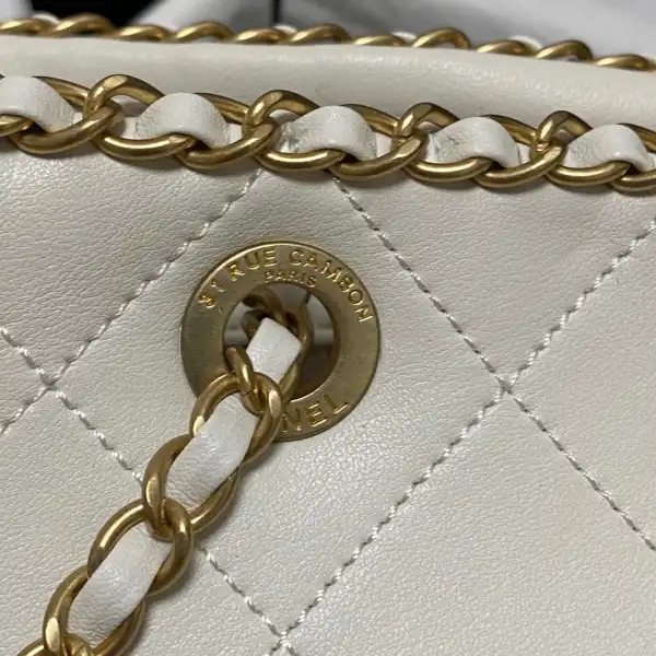 CHANEL SHOPPING BAG