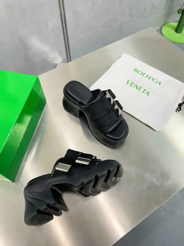 BOTTEGA VENETA Flash