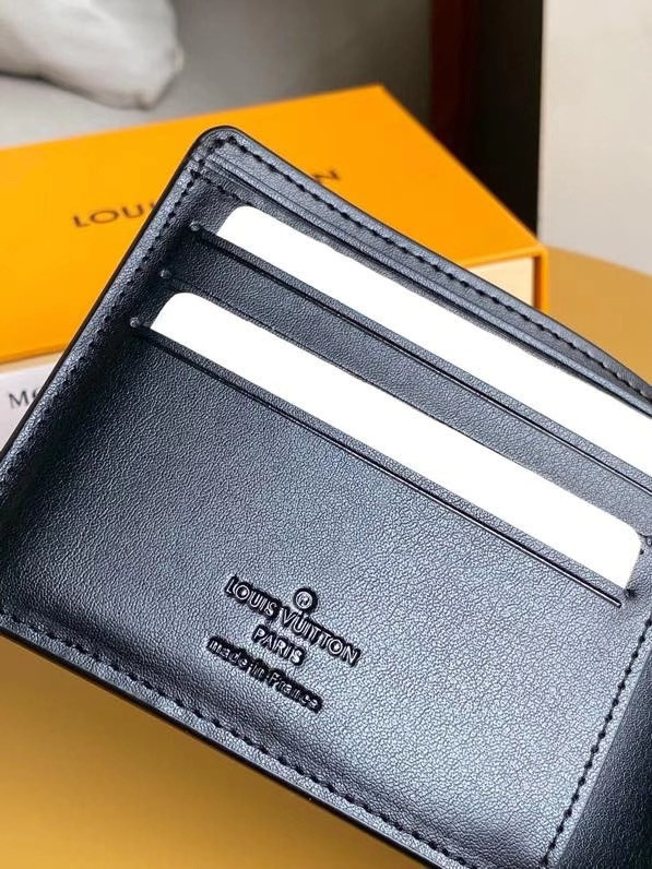 LOUIS VUITTON MULTIPLE WALLET