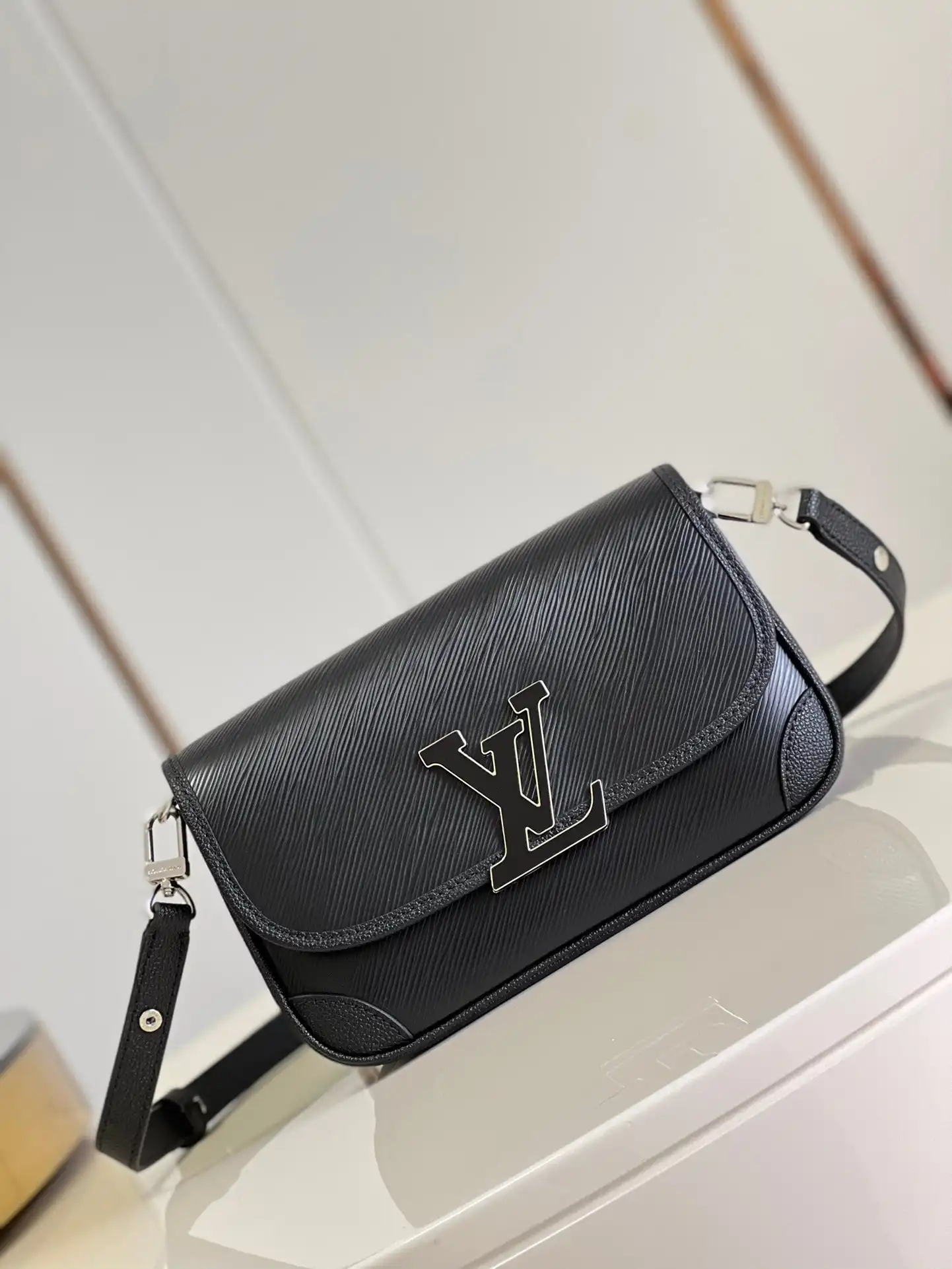 Aaa replica ru LOUIS VUITTON BUCI