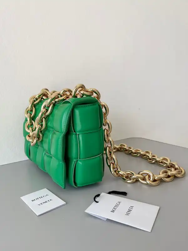 Bagsoffer BOTTEGA VENETA THE CHAIN CASSETTE