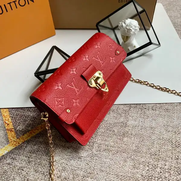 Bagsoffer LOUIS VUITTON VAVIN CHAIN WALLET