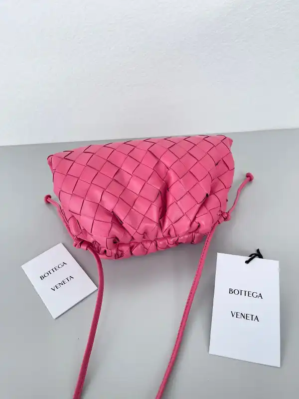 BOTTEGA VENETA MINI POUCH