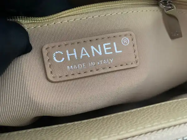 First bag ru CHANEL TOTE BAG