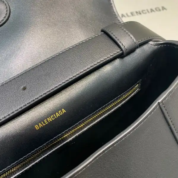 Bagsoffer BALENCIAGA DOWNTOWN MEDIUM SHOULDER BAG