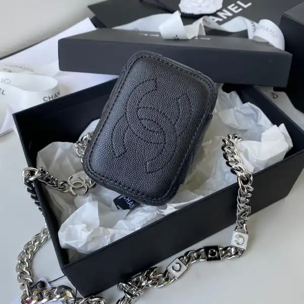 CHANEL VANITY CASE