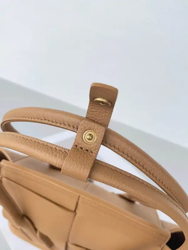 BOTTEGA VENETA MINI ARCO