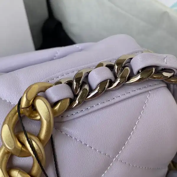 First bag ru CHANEL 19 FLAP BAG