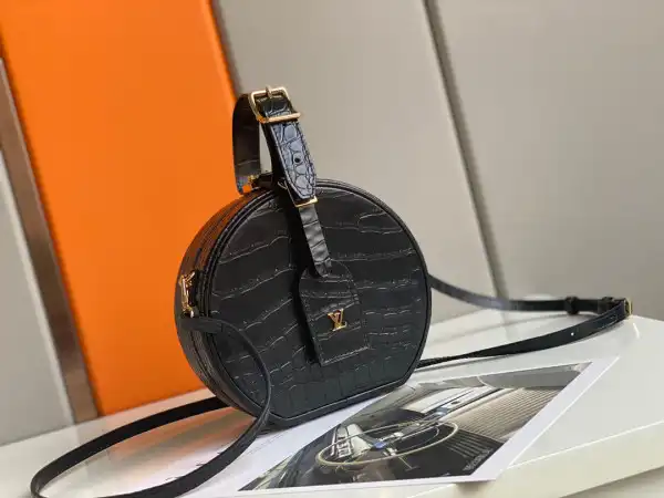 First bag ru LOUIS VUITTON PETITE BOITE CHAPEAU