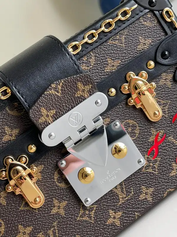 LOUIS VUITTON PETITE MALLE