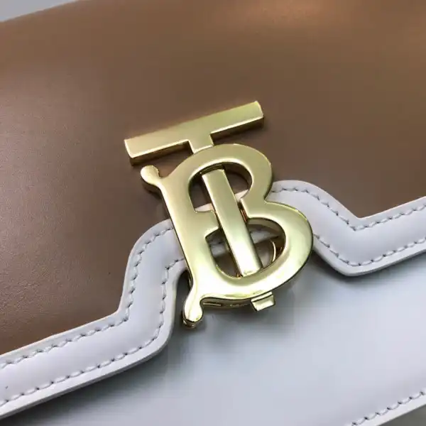 First bag ru BURBERRY SMALL TB Bag