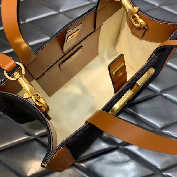 VALENTINO VLOGO SIGNATURE TOTE