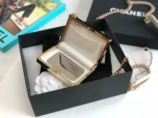 CHANEL BOY MINAUDIERE