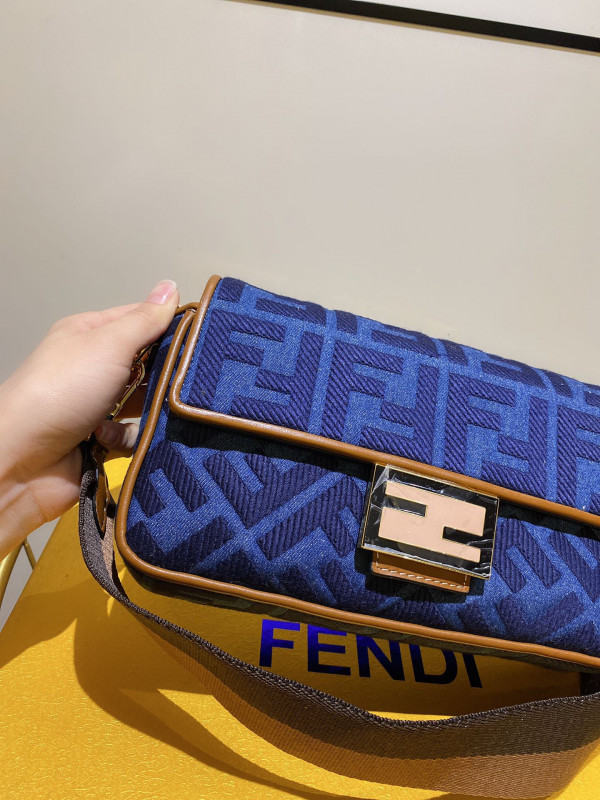 HOT SALE FENDI BAGUETTE