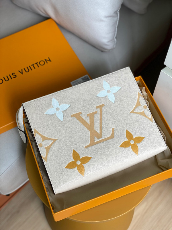 HOT SALE LOUIS VUITTON TOILETRY POUCH 26