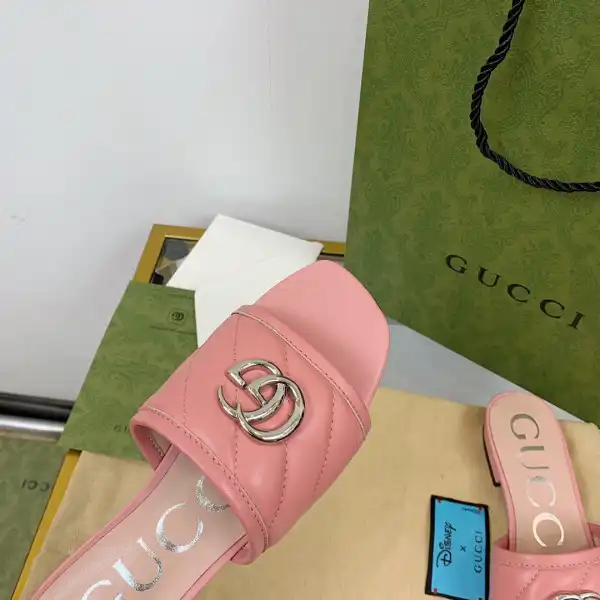 GUCCI Women's slide with Double G