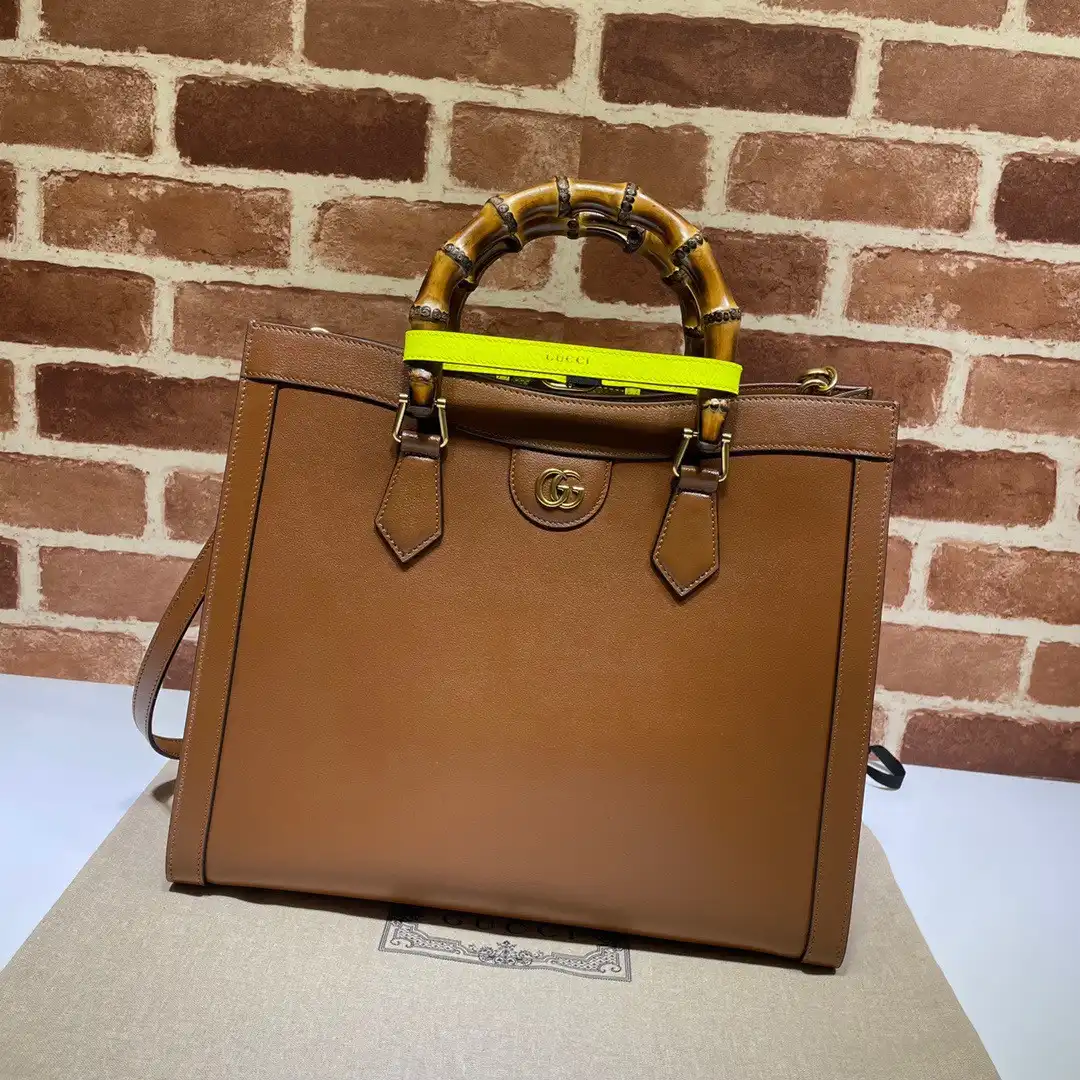 GUCCI Diana medium tote bag