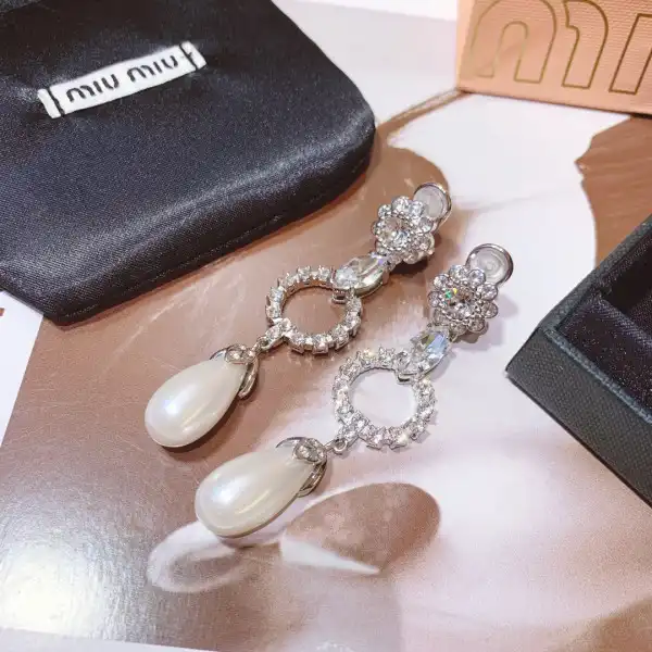 Firstbag Ru MIU MIU EARRINGS