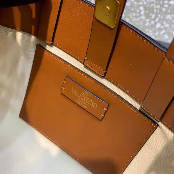 Yupoo bagsoffer VALENTINO VLOGO SIGNATURE TOTE