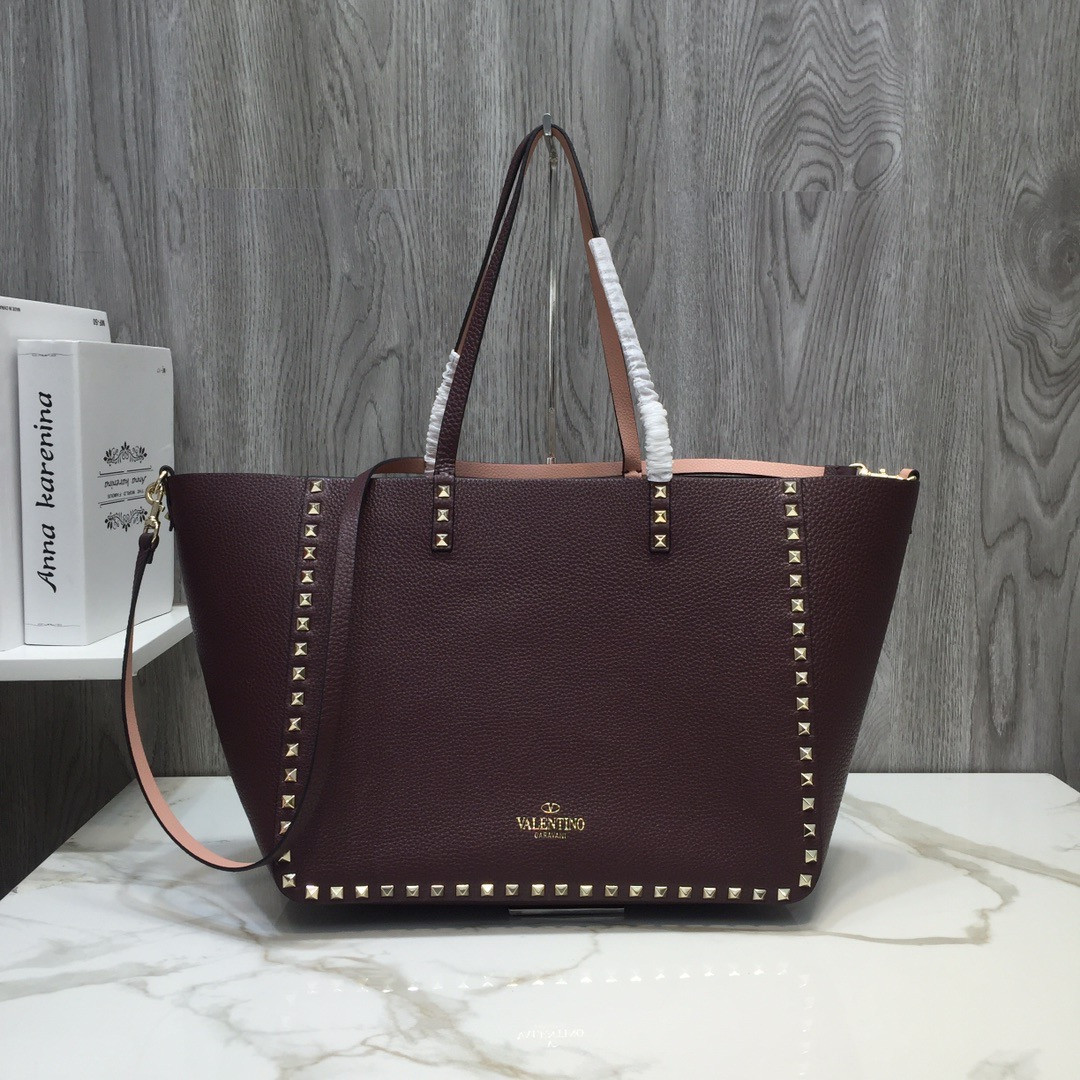 HOT SALE VALENTINO MEDIUM GRAIN CALFSKIN LEATHER ROCKSTUD BAG