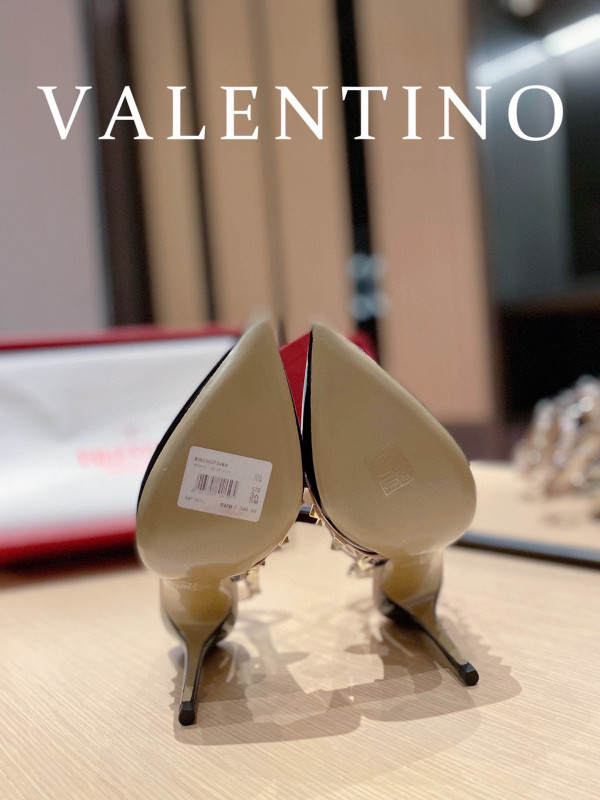 HOT SALE VALENTINO ROCKSTUD SANDAL