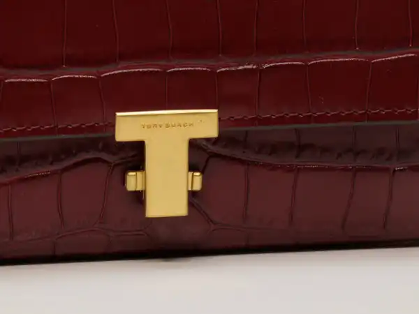 First bag ru TORY BURCH CHAIN WALLET