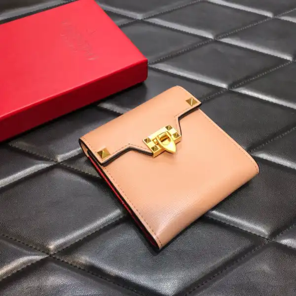 Frstbag ru VALENTINO ROCKSTUD WALLET