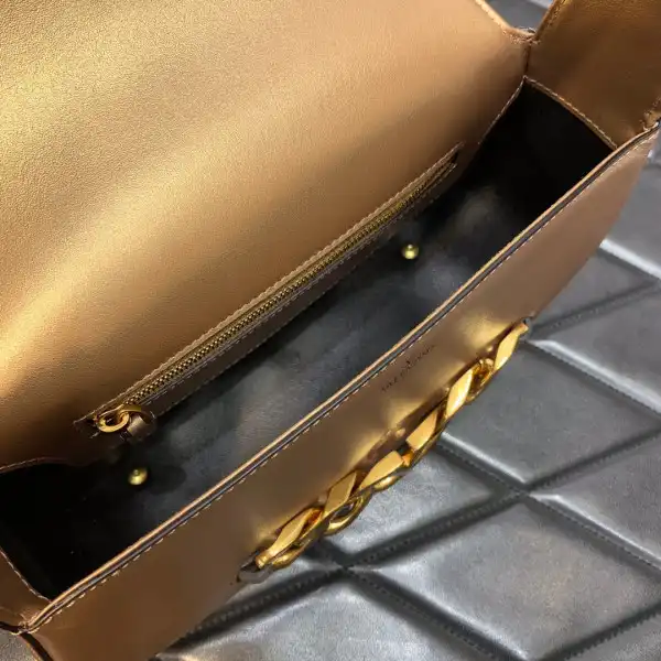 First bag ru VALENTINO VLOGO CHAIN SHOULDER BAG IN CALFSKIN