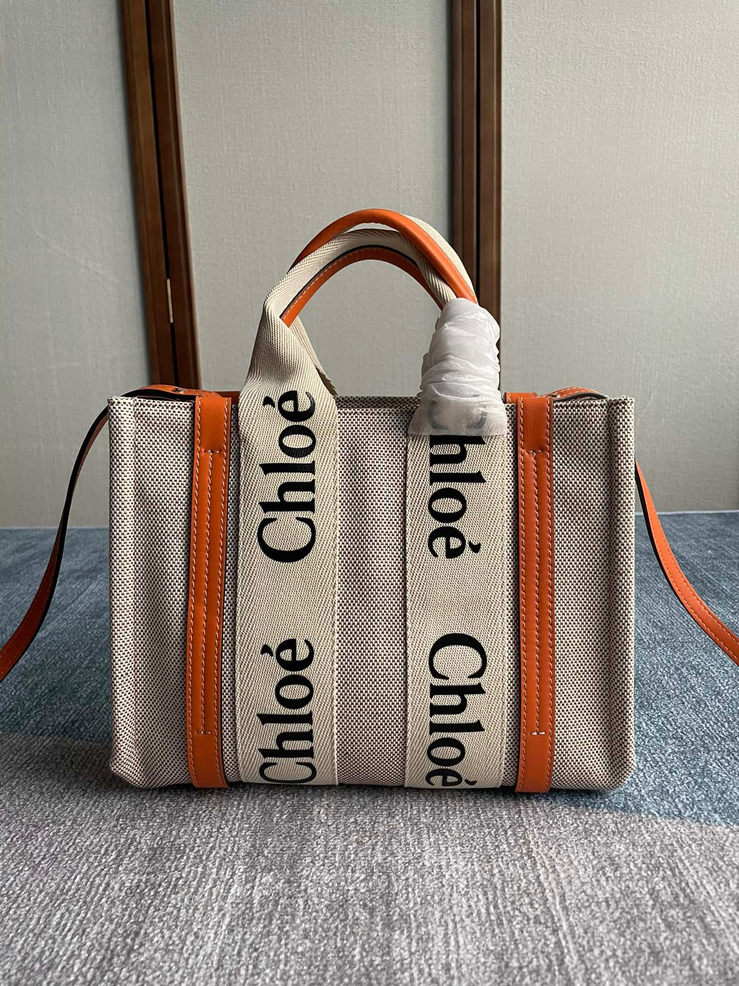 HOT SALE CHLOÉ SMALL WOODY TOTE BAG WITH STRAP