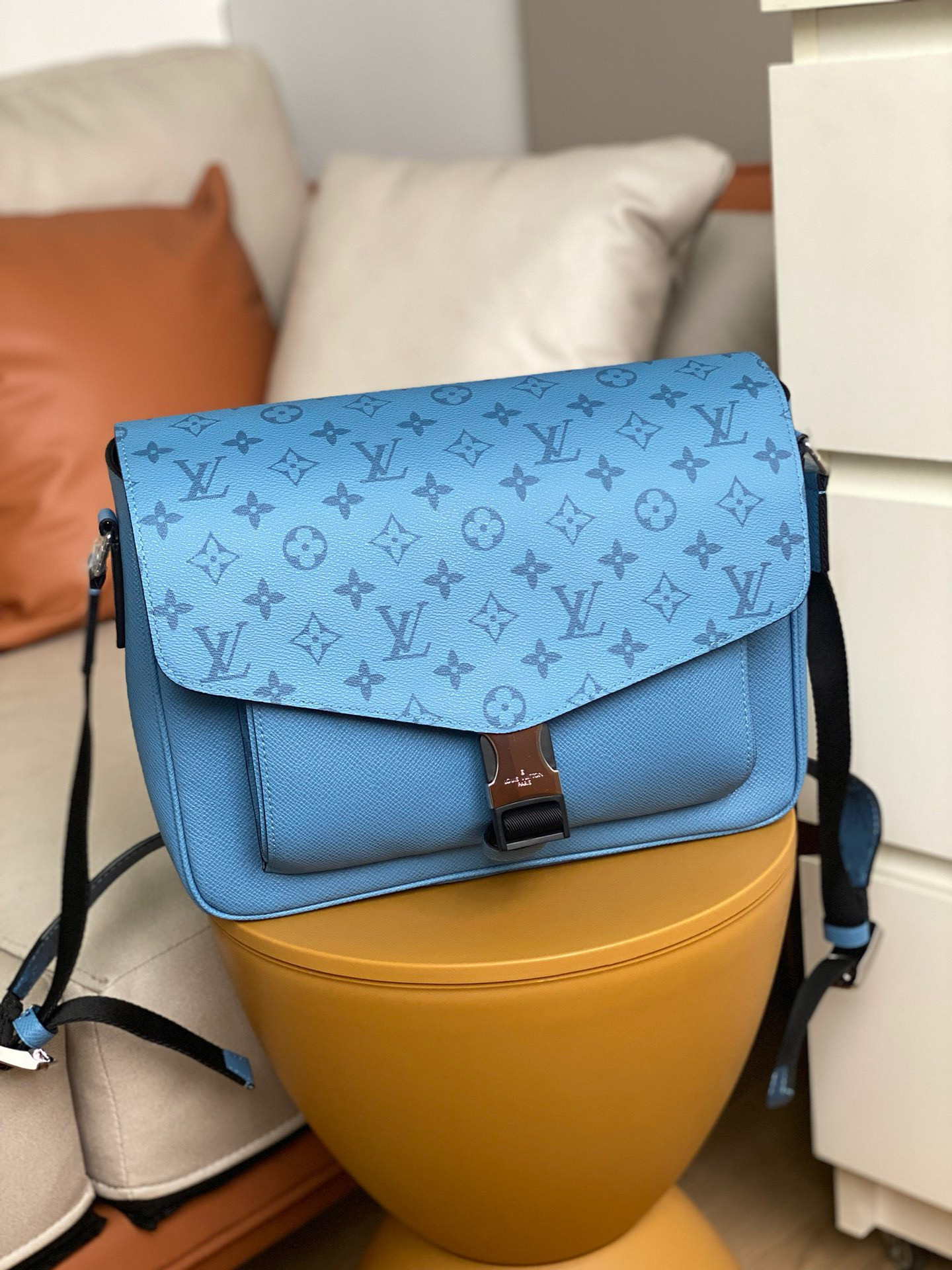 HOT SALE LOUIS VUITTON NEW MESSENGER