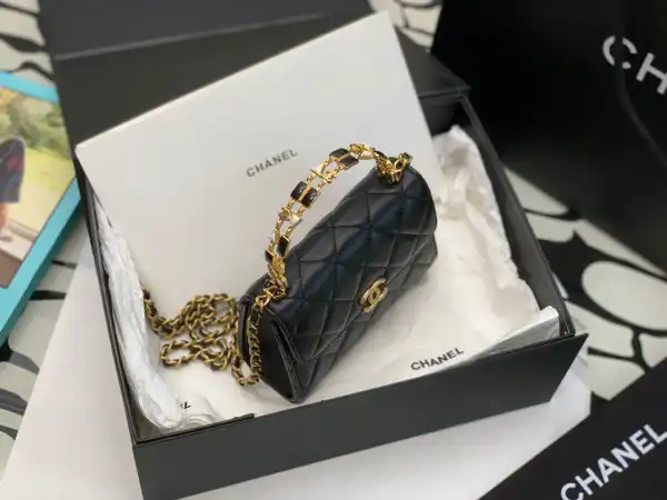 CHANEL CHANELUTCH WITH CHAIN