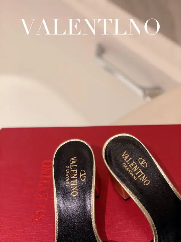 VALENTINO VLOGO SIGNATURE SLIDE SANDAL