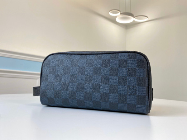 [FREE SHIPPING] LOUIS VUITTON TOILETRY POUCH