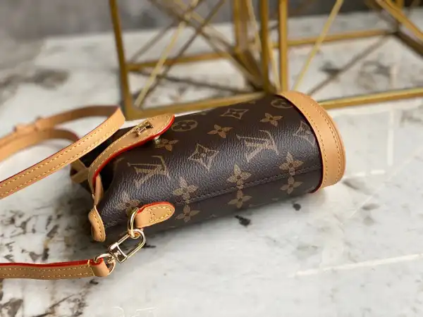 Aaa replica ru LOUIS VUITTON FOLD ME POUCH