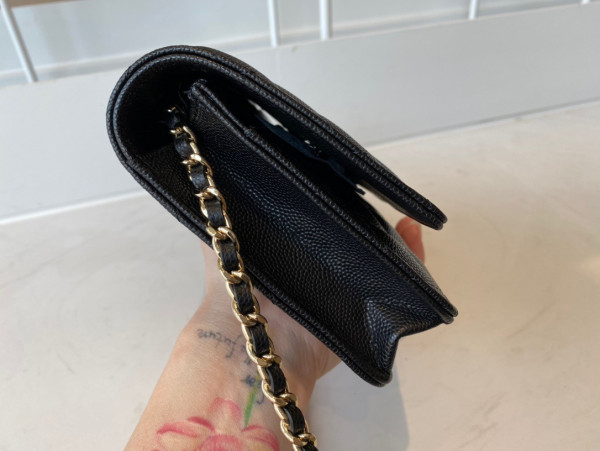 CL CHAIN WALLET CAVIAR