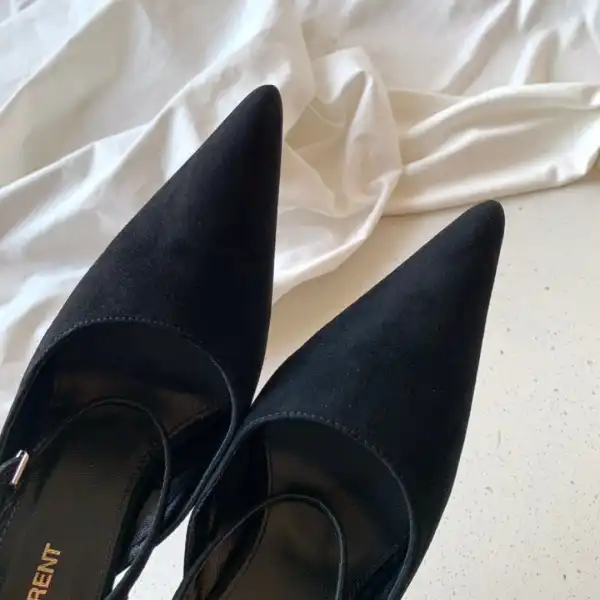 Bagsoffer YSL CHAIN PUMPS