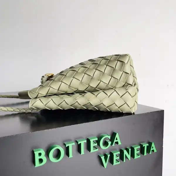 First bag ru BOTTEGA VENETA MEDIUM ANDIAMO