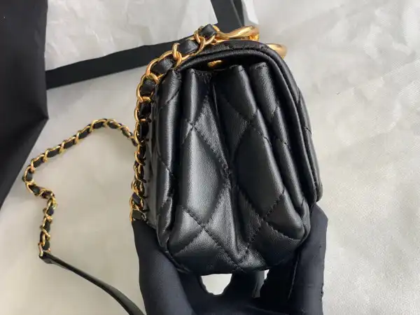 First bag ru CHANEL FLAP BAG