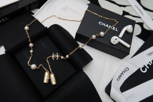 HOT SALE CL AIRPODS NECKLACE