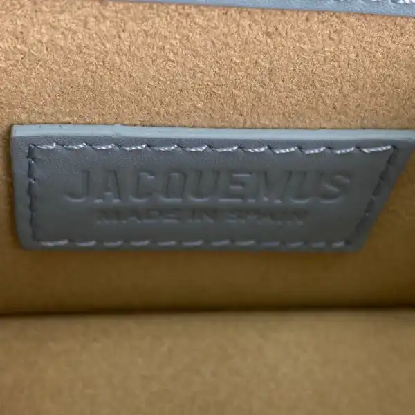 Bagsoffer JACQUEMUS Le Chiquito Mini Bag