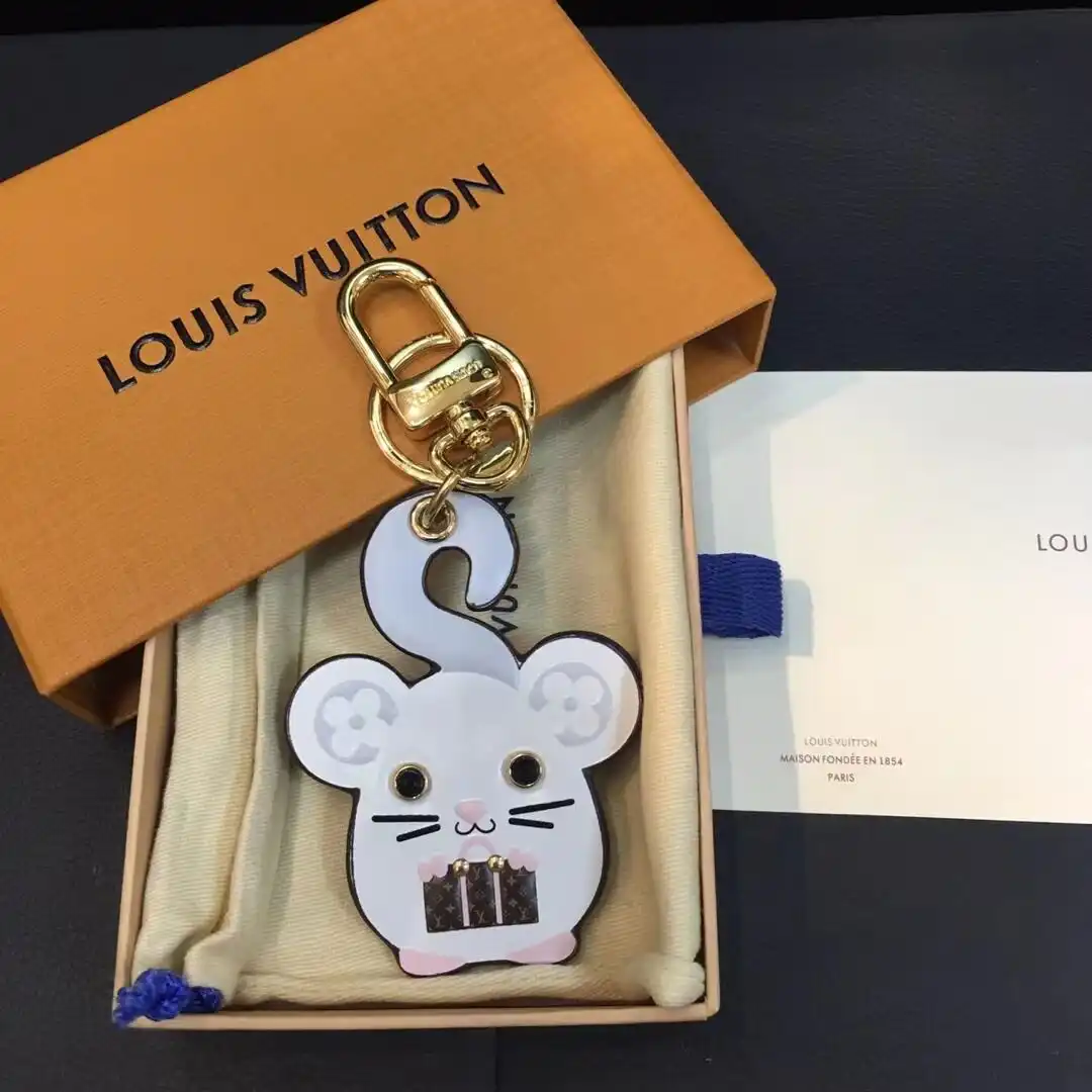 Frstbag ru LOUIS VUITTON RAT BAG CHARM