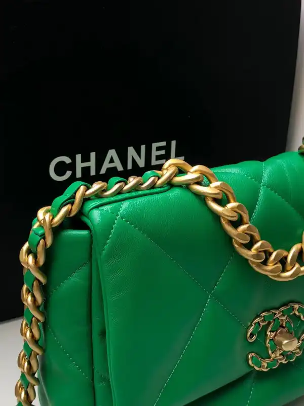 CHANEL 19 FLAP BAG